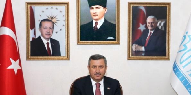 Burdur Valisi milletvekili aday adayl iin istifa etti