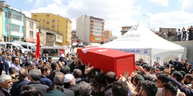 Şehit polis Karaman son yolculuğuna uğurlandı