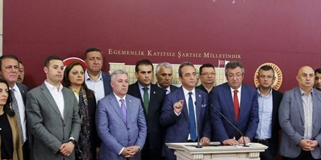 CHP'den istifa eden 15 vekil geri d�n�yor