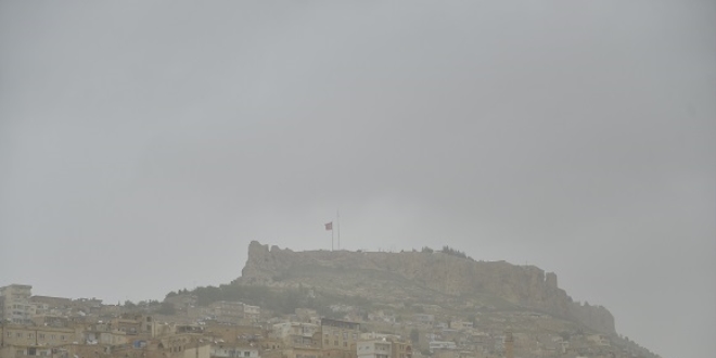 Mardin'de toz bulutu hayat olumsuz etkiledi