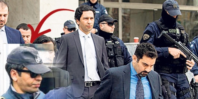 Darbeci askere VİP koruma