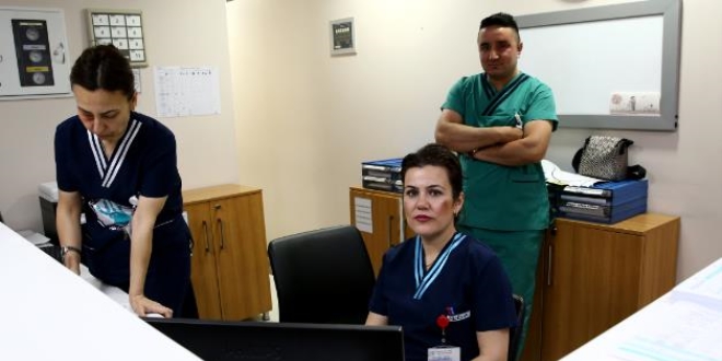 Sağlık çalışanlarına yönelik şiddete 'makyajlı' dayak tepkisi