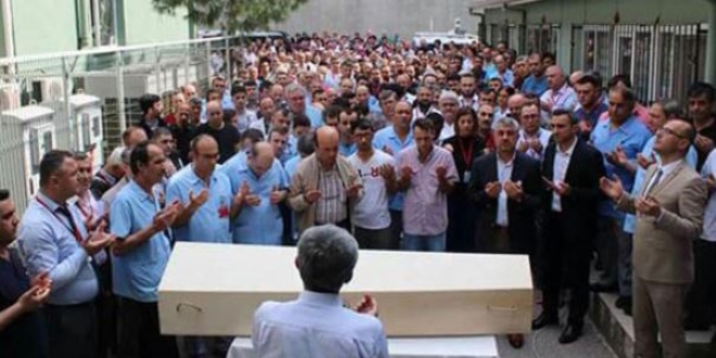 Hastane çalışanı evinde ölü bulundu