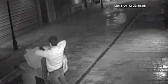 �zmir'de h�rs�zlar�n talan� b�kt�rd�