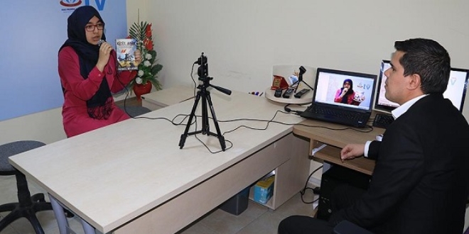 Teneff�ste 'canl� yay�n'a ��k�yorlar