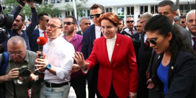 Akşener adaylık başvurusunda bulundu