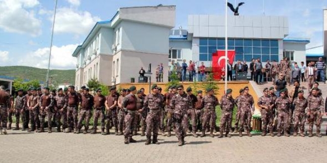Afrin'den dönen özel harekat polisleri törenle karşılandı
