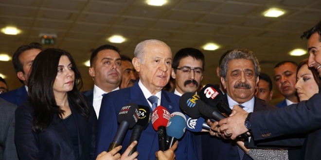 Bahçeli: Bakanlar, FETÖ'nün seçmen ayağını takip etti mi?