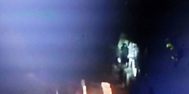 Gündem mezarlıktaki kız... Polis nöbette, vatandaş merakta