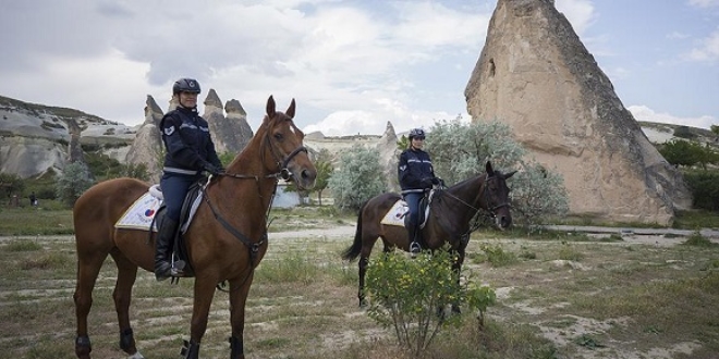 Atl� timin kad�n s�varileri