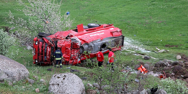 Yangına giden itfaiye kaza yaptı: 2 şehit