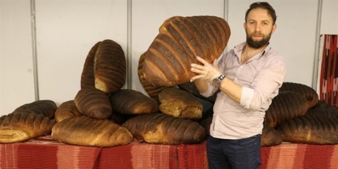 80 liralk ekmek dev ekmek