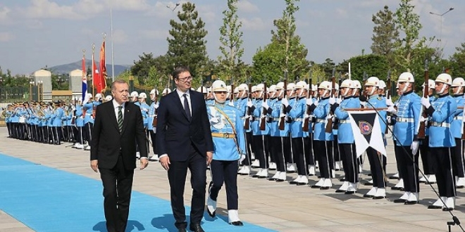 Cumhurbakan Erdoan, Vucic'i resmi trenle karlad