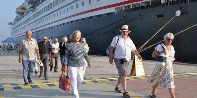 '3 milyon İngiliz turistin Türkiye'ye gelmesini bekliyoruz'