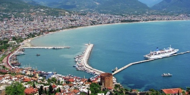 Antalya'ya gelen Rus turist say�s� y�zde 60 artt�