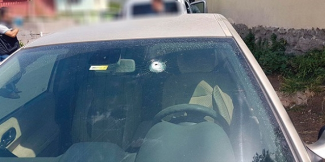 Çalıntı motosiklet baskınında polislere ateş açıldı: 2 yaralı