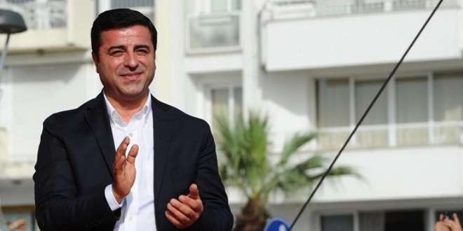 Demirta�'tan �nce mesaj�: Zarafet i�eren insani bir dayan��ma �rne�i