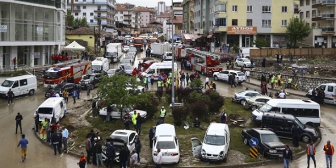 Ankara Valisi: Sel madurlarna bugn deme yaplacak