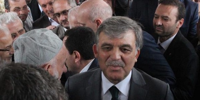 Cenazede Abdullah Gül'e 'Reisime hainlik yaptın' çıkışı