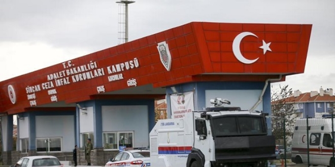 Aksakallı'nın 'güvenliğini almak' için yolunu kesmişler
