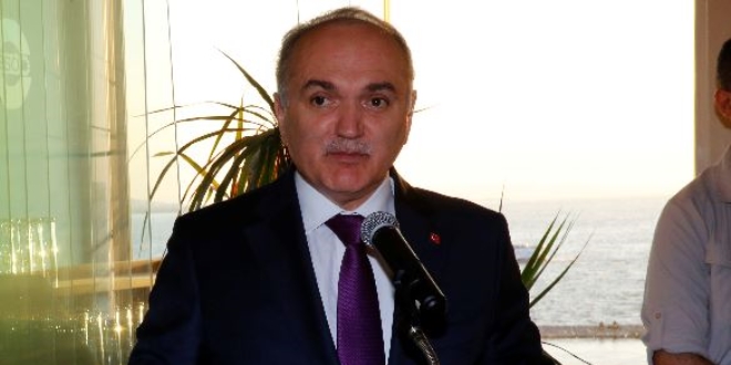 Bakanı Özlü: İzmir'e Model Fabrika kuracağız