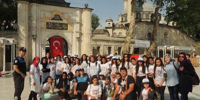 Kilis'te polis 150 çocuğu geziye götürdü