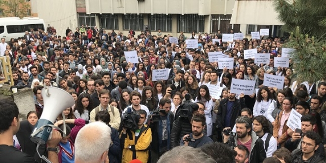 Cerrahpaşa'da bölünme protestoları sürüyor