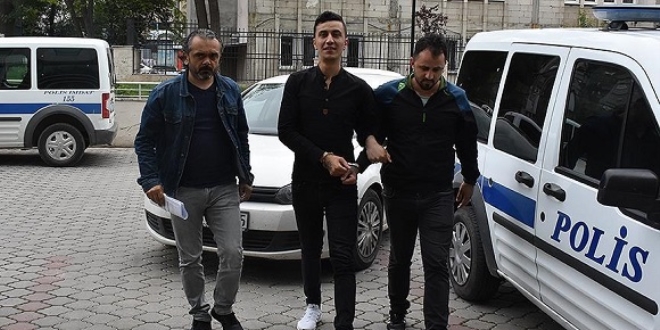 Uyuşturucu şüphelisi çuvalların arasında yakalandı