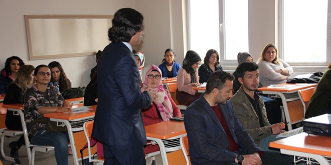 Gönüllü öğretmenler Hakkari'de eğitim verdi