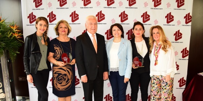 'Anneler G�n�' daveti, t�p ��rencilerine burs oldu