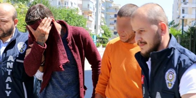 İlkokul öğretmeni boğarak öldürdüler