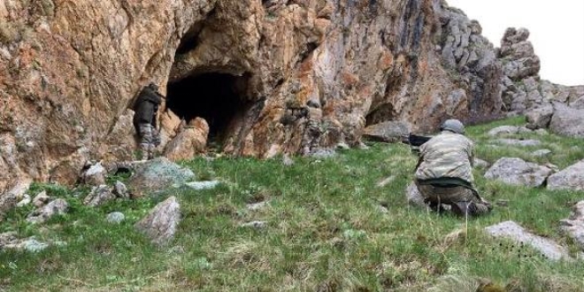 Mehmetçik teröristlere göz açtırmıyor