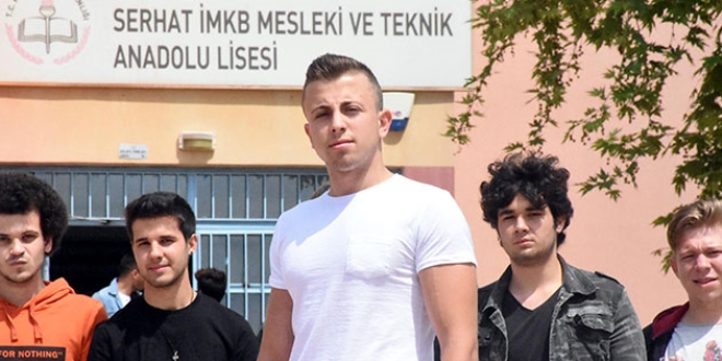 Liseli Nurkan, milletvekili aday adayı oldu