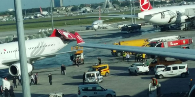 Atatürk Havalimanı'nda uçaklar çarpıştı