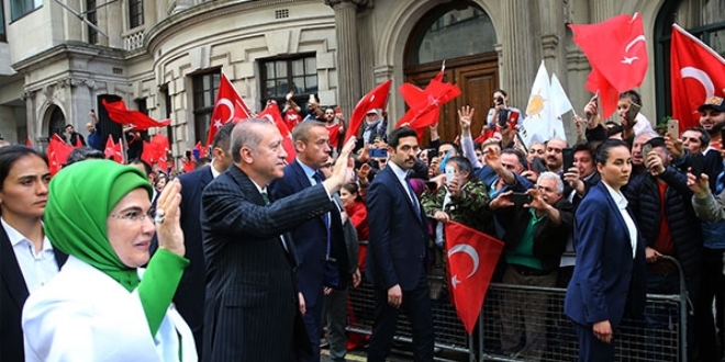 Cumhurbaşkanı Erdoğan'a İngiltere'de sevgi gösterisi