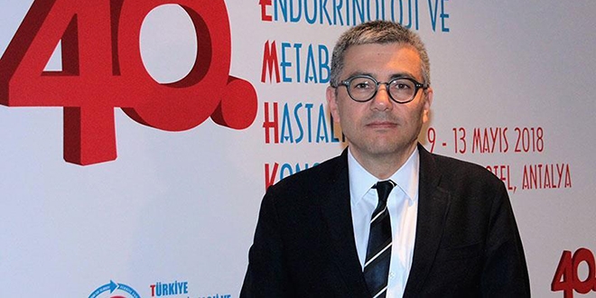 Diyabetli profesör, diyabet hastalarına ışık tutuyor