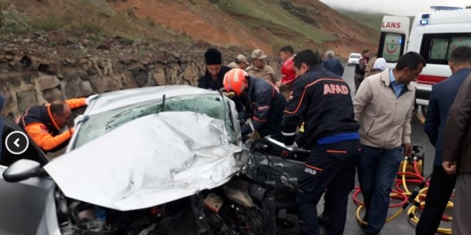 Katliam gibi kaza: 5 ölü 10 yaralı