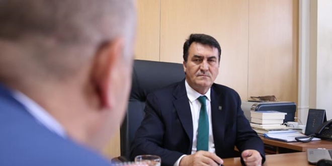 Makam odasında ilginç misafir