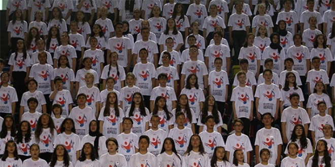 Samsun'da 1919 �ocuk ve gen�ten mar�larla rekor denemesi