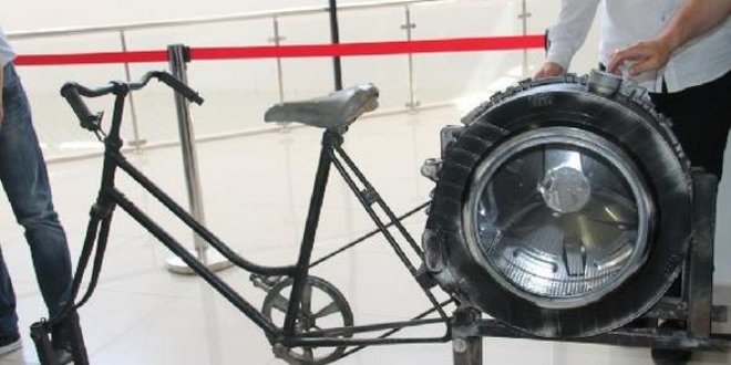 �niversite ��rencileri �ama��r y�kayan bisiklet yapt�