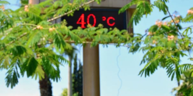 Adana'da termometreler 40 dereceyi grd