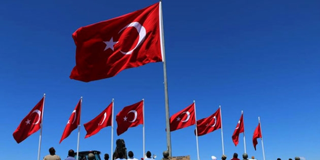 9 şehit verilen tepeye 9 Türk bayrağı dikildi