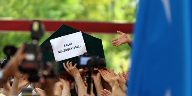 Salih Mirzabeyoğlu, son yolculuğuna uğurlandı