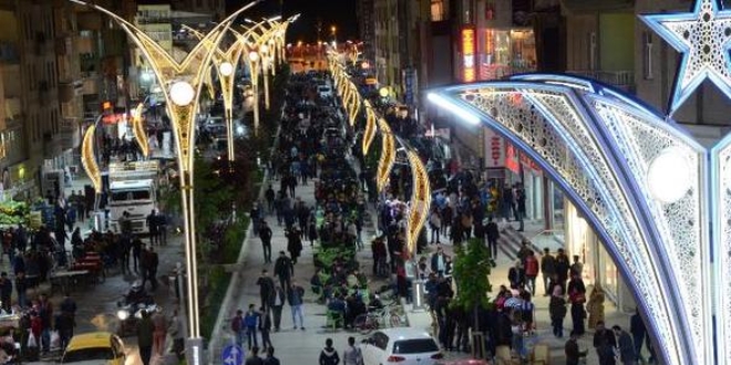 Ramazan ayı Hakkari gecelerine renk kattı