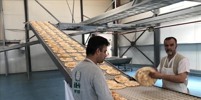 Suriyelilere g�nde 750 bin ekmek