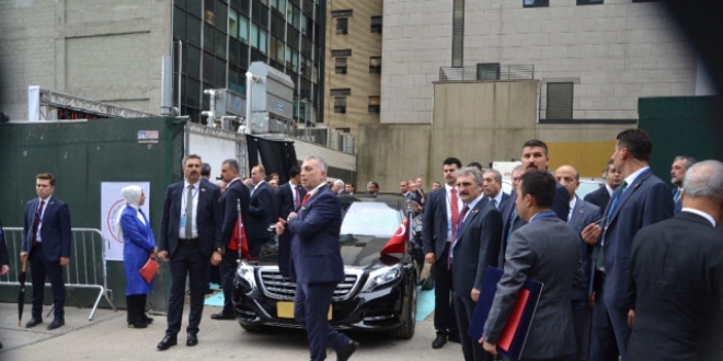 Cumhurbaşkanı Erdoğan'a etten duvar