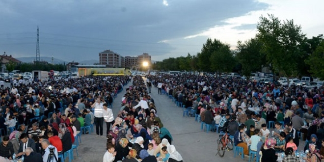 Belediye iftar verdi, 200 kişi hastanelik oldu