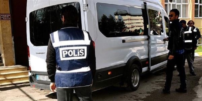 Ankara'da 8 albay FET'den tutukland