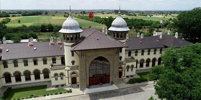 Bu kamp�se sadece ��renciler gelmiyor