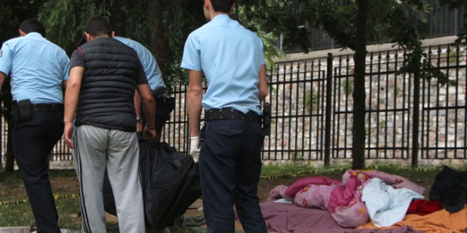 Cami bahçesinde ceset bulundu